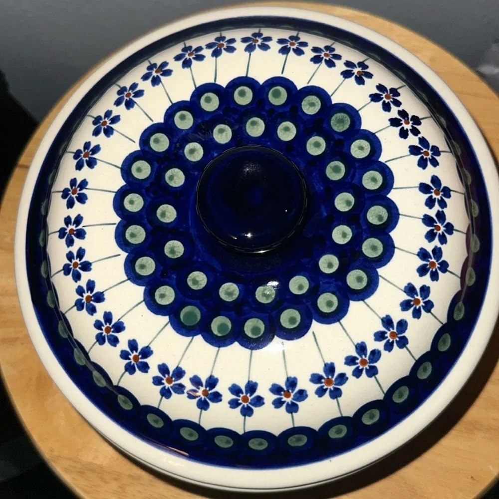 Boleslawiec Polish Pottery blue rose casserole with lid